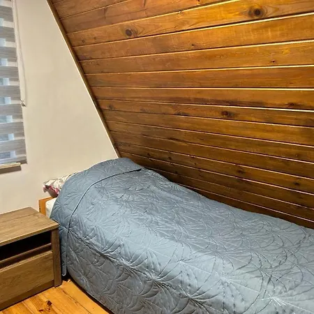 Dom Nad Jeziorem Radunskim