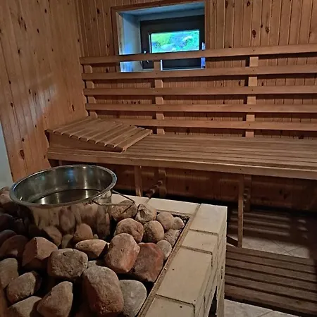 Dom Nad Jeziorem Radunskim Prázdninový dům