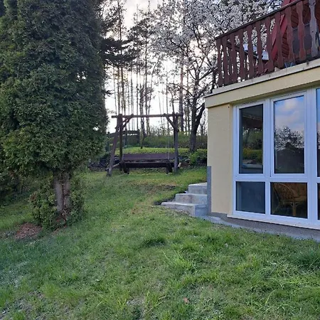 Dom Nad Jeziorem Radunskim