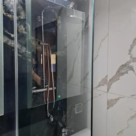 別荘 Dom Nad Jeziorem Radunskim *