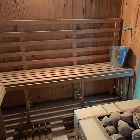 Dom Nad Jeziorem Radunskim *