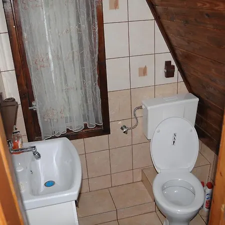 Dom Nad Jeziorem Radunskim