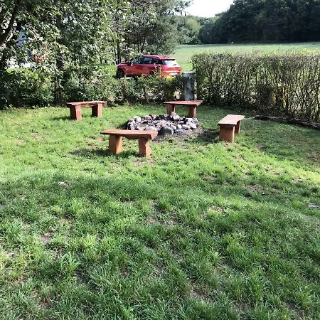 Dom Nad Jeziorem Radunskim