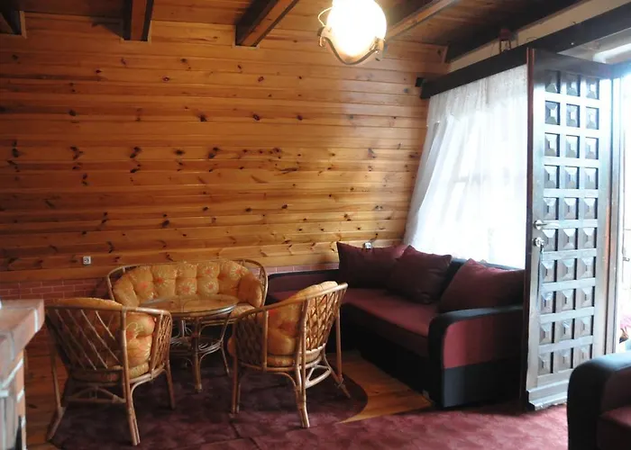 Dom Nad Jeziorem Radunskim Hébergement de vacances Borucino (Kartuzy)